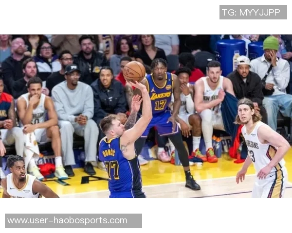 东契奇与里夫斯联手发威詹姆斯是否会影响他们的表现引发热议 东契奇与里夫斯联手发威詹姆斯是否会影响他们的表现引发热议