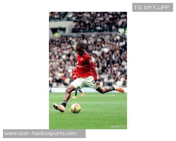 德里赫特谈曼联本赛季目标力争重返欧冠展现球队进步与提升潜力